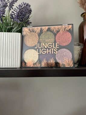 FLOWER DREW BARRYMORE JUNGLE LIGHTS EYESHADOW PALETTE